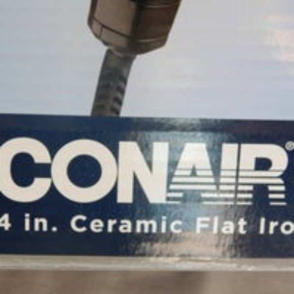 Conair Ceramic Flat Iron NEW - Picture 2 of 9